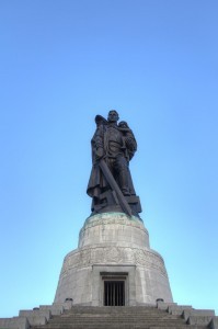 Das Sowjetische Ehrenmal im Treptower Park//Soviet Memorial at Treptower Park